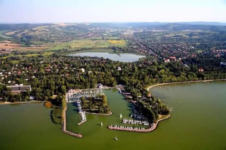 Legkondicionalt, Erkelyes Szoba, Privat Fuerdovel A Balatonon Kőröshegy 外观 照片
