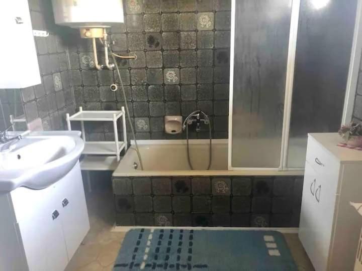 Legkondicionalt, Erkelyes Szoba, Privat Fuerdovel A Balatonon Kőröshegy 外观 照片